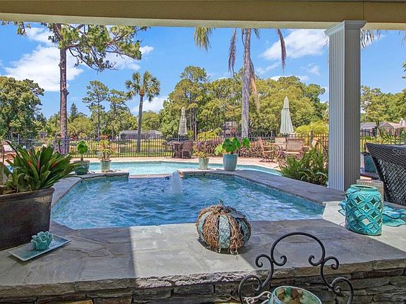 4th image of 110 Palmetto Ct