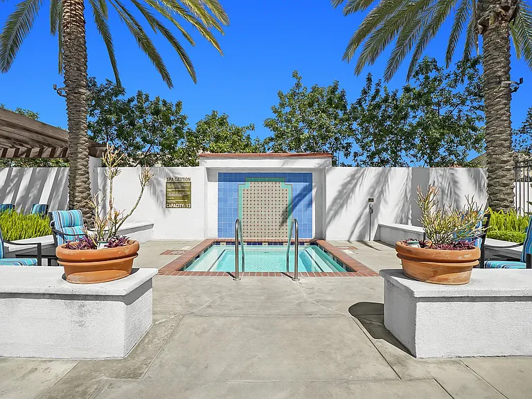 821 Parisa Pl — Photo 50