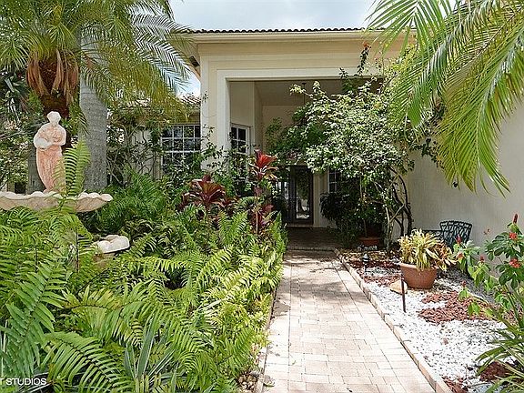 2nd image of 1040 Nautica Dr