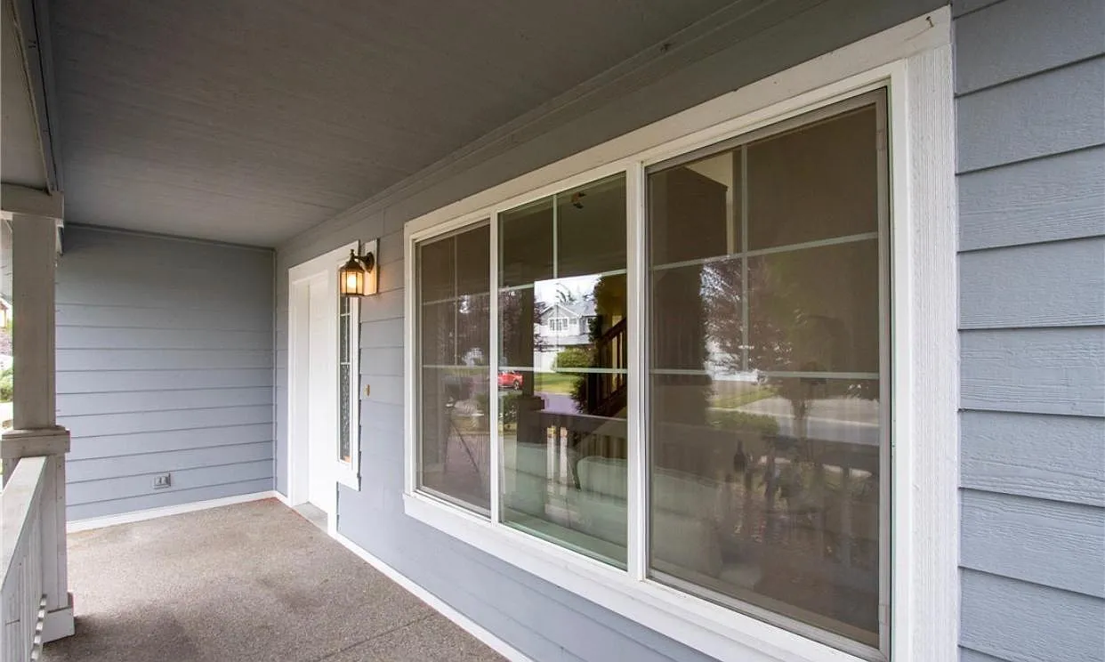 4 bed, 2.5 bath, 2170 sqft, $2,995 — Photo 3