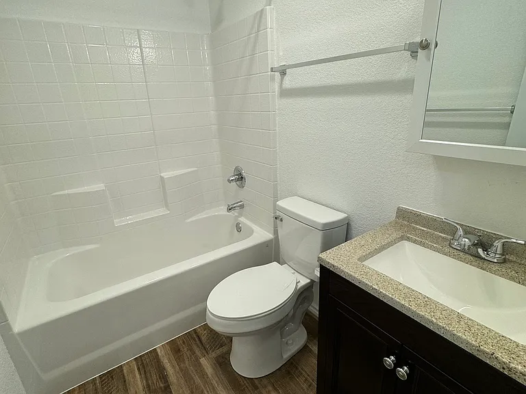 2231 E Renfro St — Photo 14