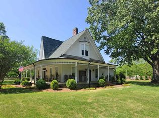 10 Poplar St, La Grange, TN 38046