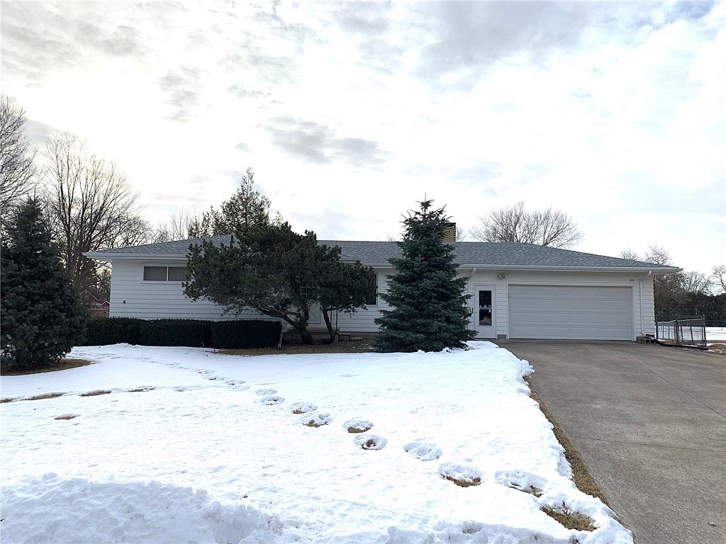 910 W Court Ave, Winterset, IA 50273 Zillow