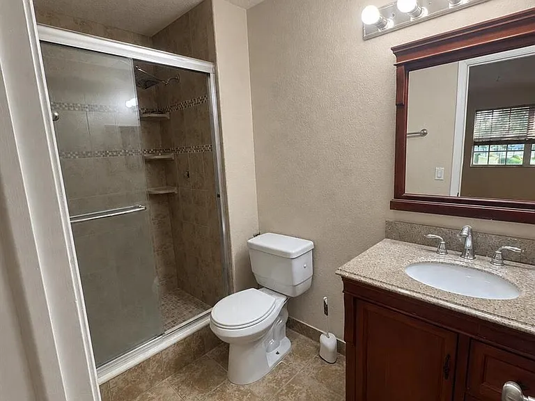 2936 Belmont Ln — Photo 9