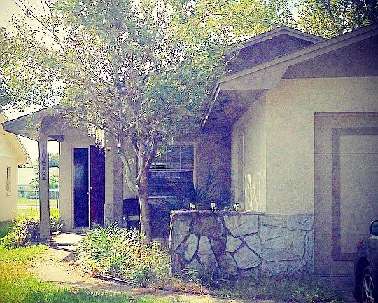 2nd image of 10652 Wyndcliff Dr