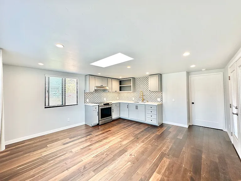 31428 Old River Rd — Photo 55