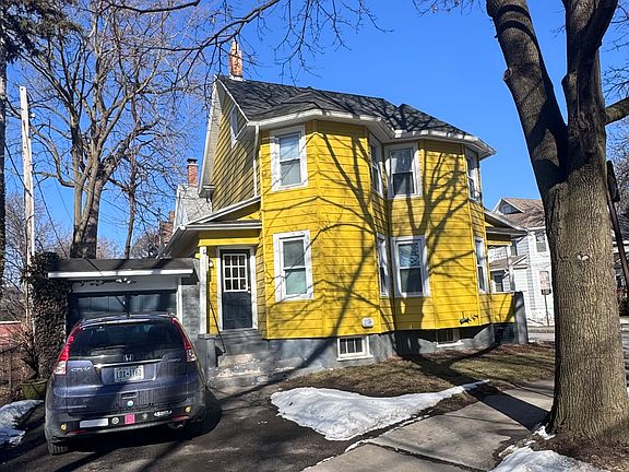 2nd image of 1 Rising Pl