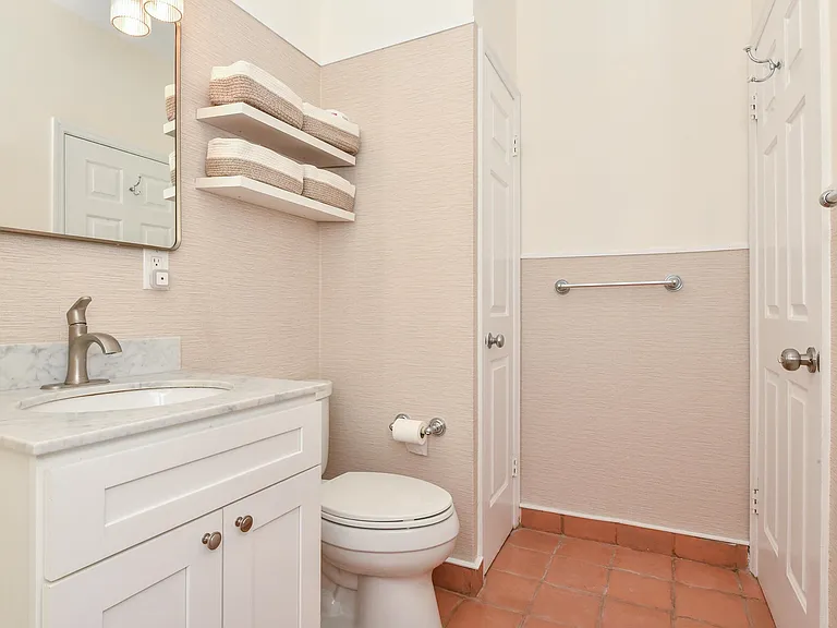 1115 Willow Ave #108 — Photo 16