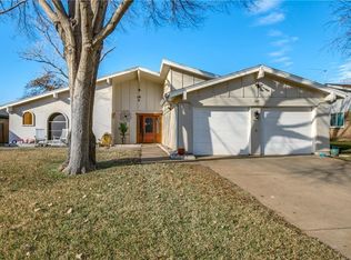2221 Shady Brook Dr, Bedford, TX 76021