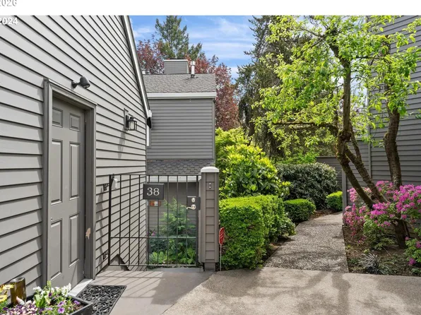 38 Greenridge Ct, Lake Oswego, OR 97035