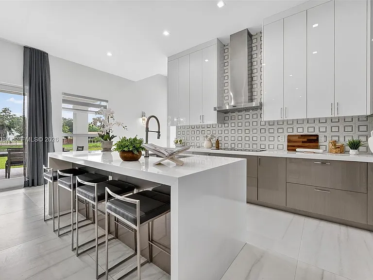 2400 SW 112th Ave — Photo 21