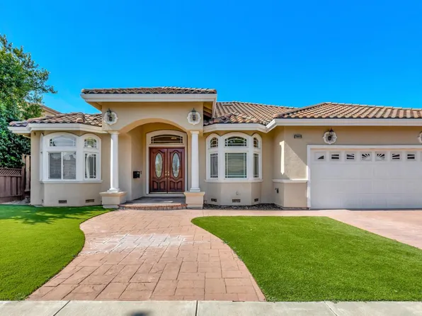 20883 Elenda Dr, Cupertino, CA 95014