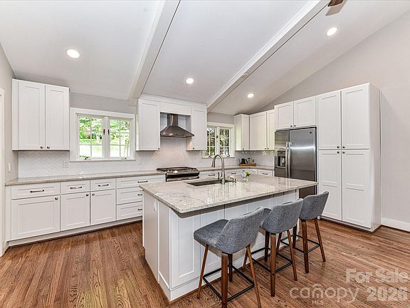 3rd image of 2401 Wensley Dr
