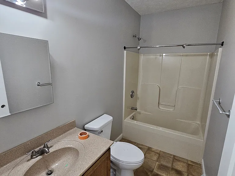 805 N Center St — Photo 5