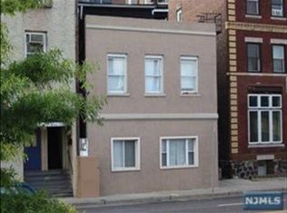 902 River Rd APT 7, Edgewater, NJ 07020