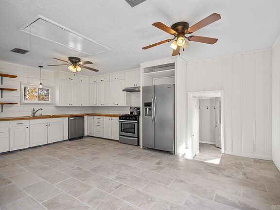 5th image of 4201 N Cypress St