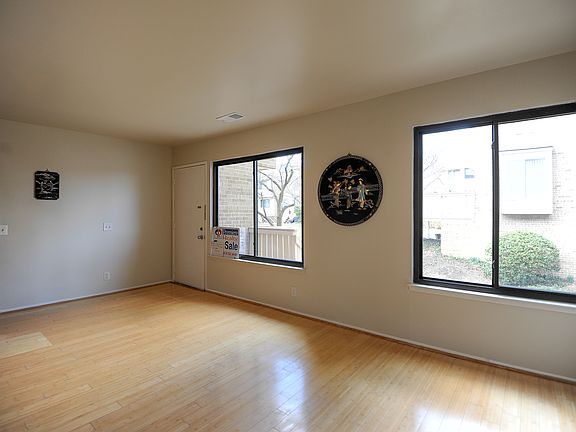 3rd image of 2466 Glengyle Dr #229