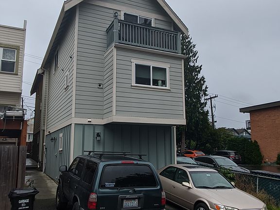 1 parking spot comes with the rental, plenty of street parking available nearby.