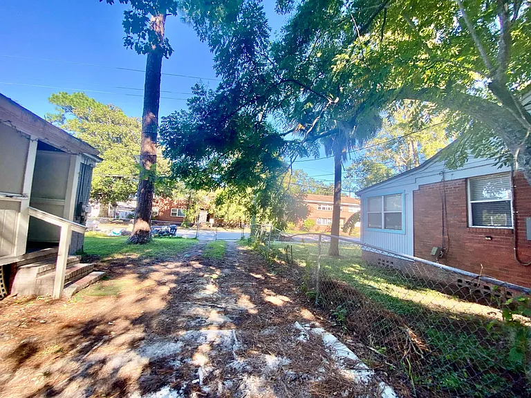 2114 Spring Park Rd — Photo 29