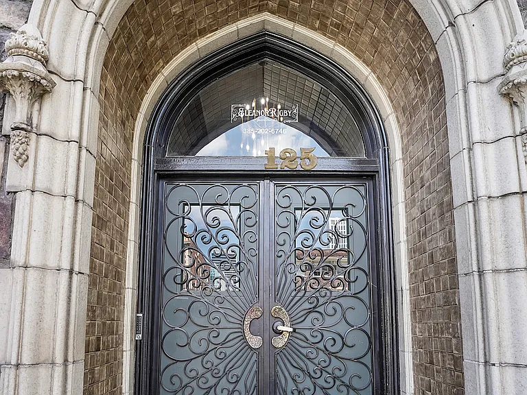 Eleanor Rigby — Photo 37