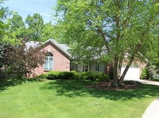 2939 Fingers Dr NE, Grand Rapids, MI 49525