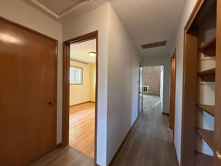 11820 SW Belmont Ter — Photo 14
