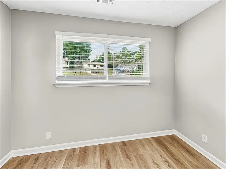 2723 Rockdale Dr — Photo 17