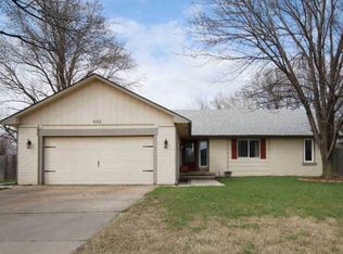 540 W Homestead Dr, Colwich, KS 67030