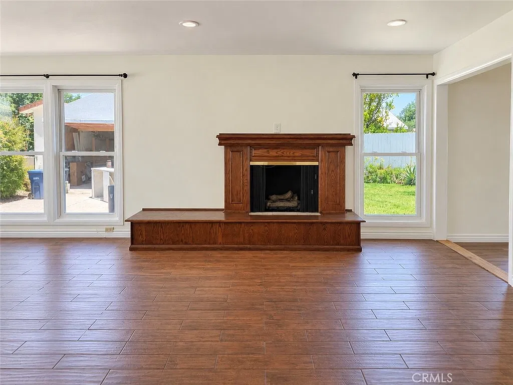 3 bed, 1808 sqft, $4,500 — Photo 3