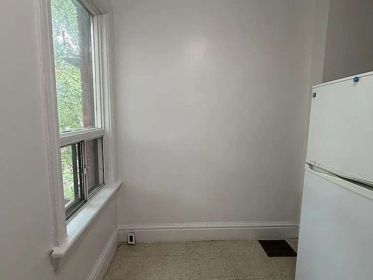 743 Euclid Ave #2 — Photo 4