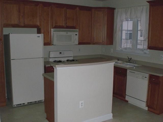 2nd image of 726 Chevington Ct