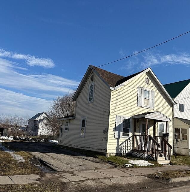 1st image of 923 Cedar St