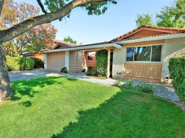 8382 La Riviera Dr, Sacramento, CA 95826