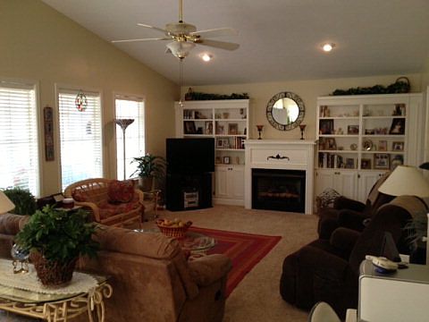 2nd image of 405 W Meadowbrook Dr