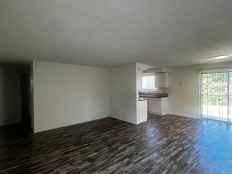 3116 Kauffman Ave — Photo 7