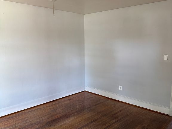 5th image of 2504 E 3rd St #A