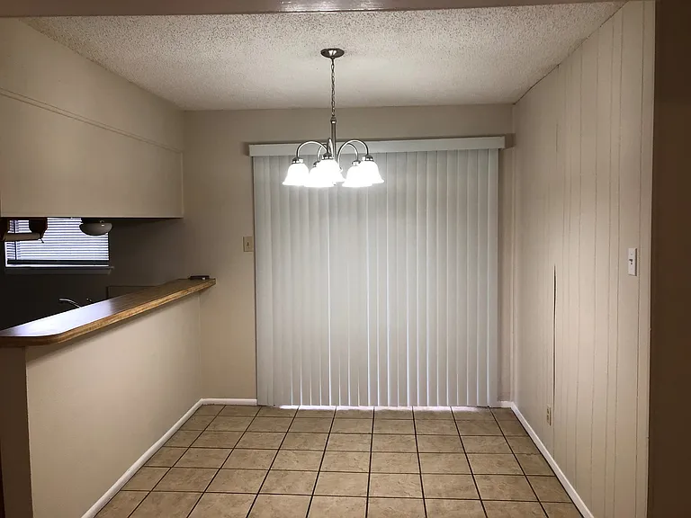 205 Beverly Dr — Photo 3