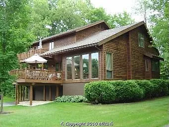 1104 Alexander Ln photo 1