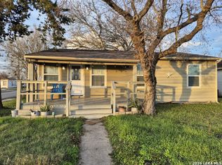 1630 W 6th St, Freeport, TX 77541