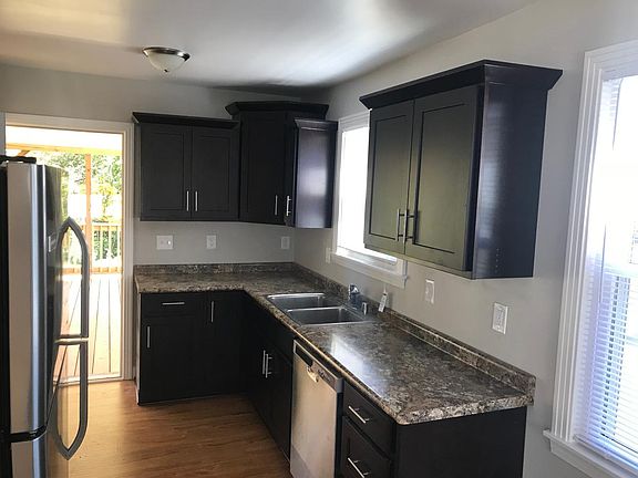 2nd image of 602 Chadwell Dr