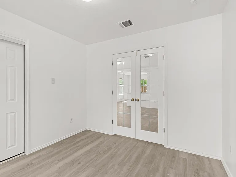 112 James Lin Cir — Photo 8
