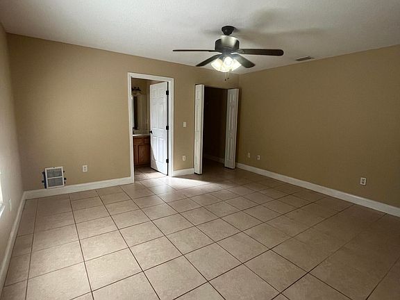 5th image of 28 Wood Arbor Ln