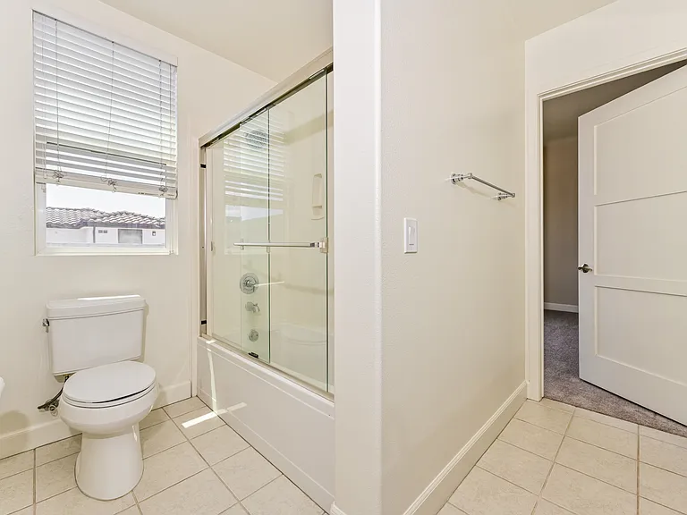 10878 Bloomfield St #407 — Photo 14