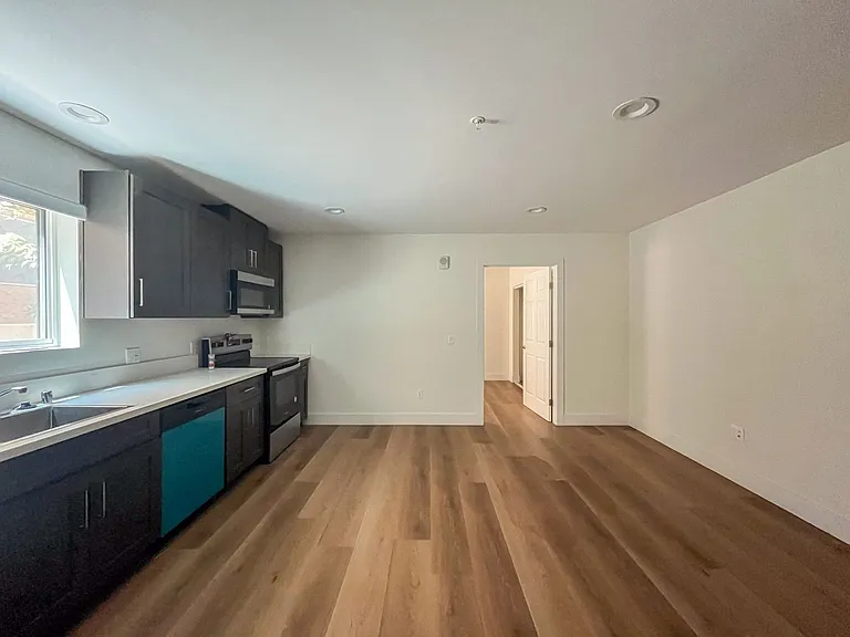 610 N Soto St — Photo 5