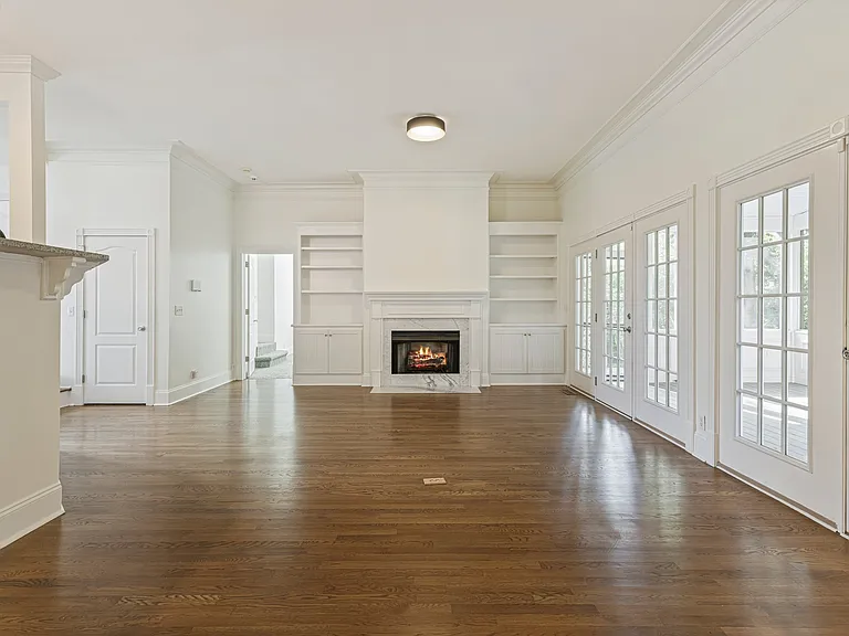 604 Clayborne Ct — Photo 14