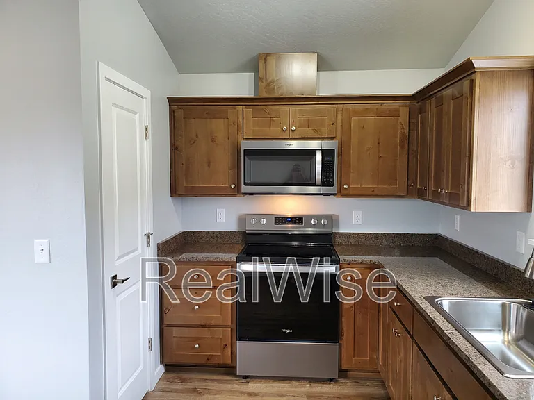 224 Cheryl Ln #9 — Photo 9