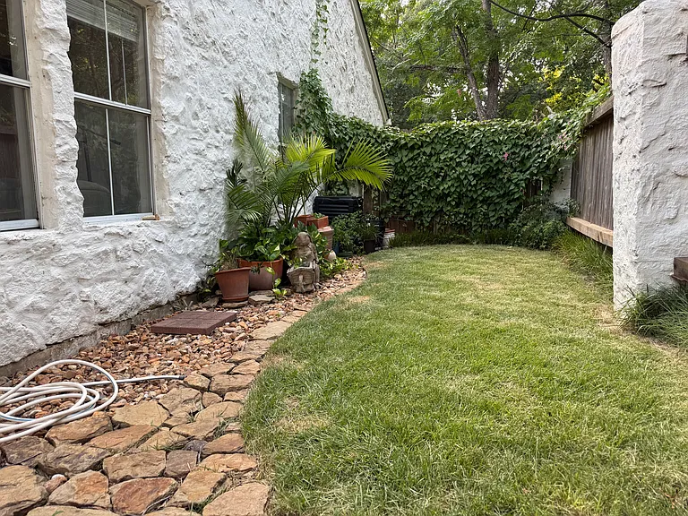 440 Towne Park Trl — Photo 13