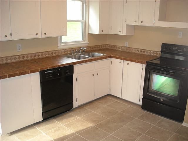 1st image of 2405 Emiline St