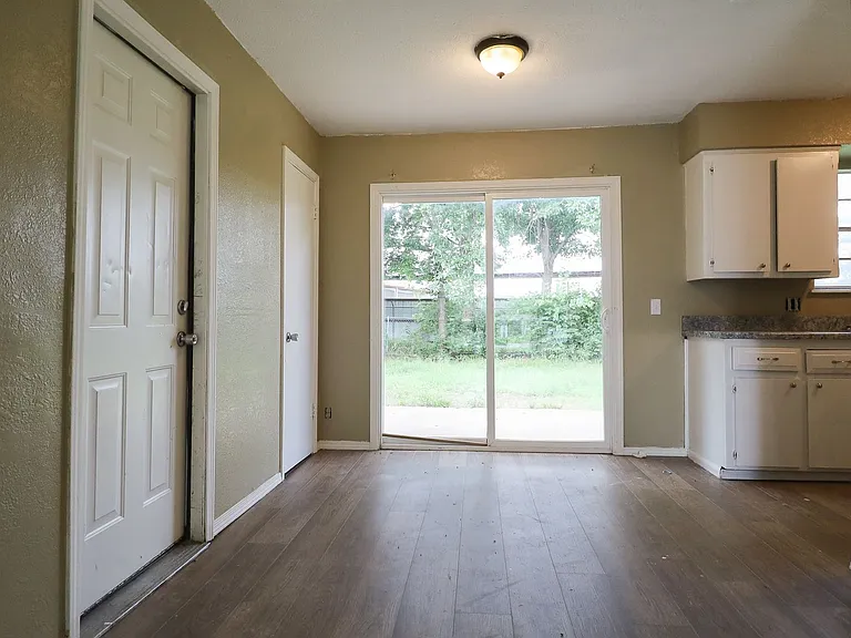 12539 E 20th Pl — Photo 8