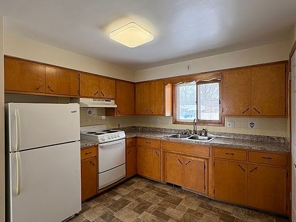 4th image of 5032 S Main St #5034